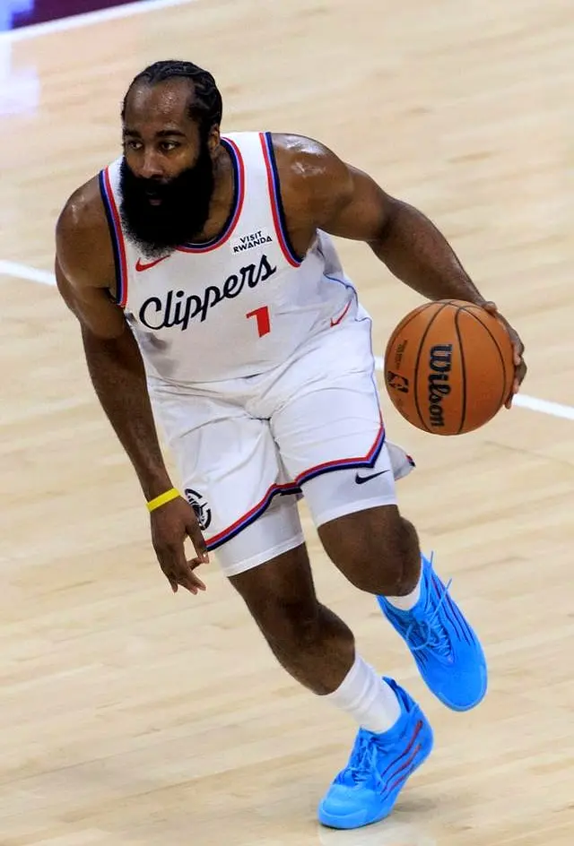 有的队员开, 撤步创造空, 找回了一丝 有的队员开, 撤步创造空, 找回了一丝