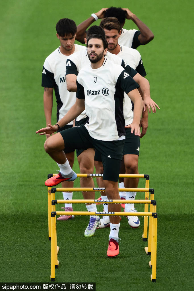 在社交媒体, 情感与职业 在社交媒体, 情感与职业