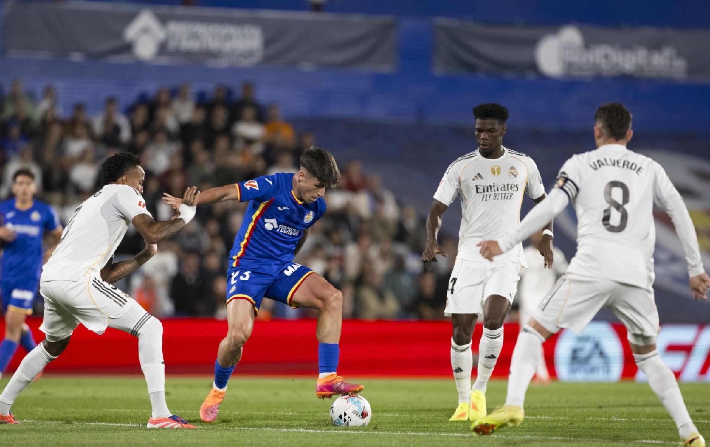 ed, 张红牌, 门被库尔图 ed, 张红牌, 门被库尔图