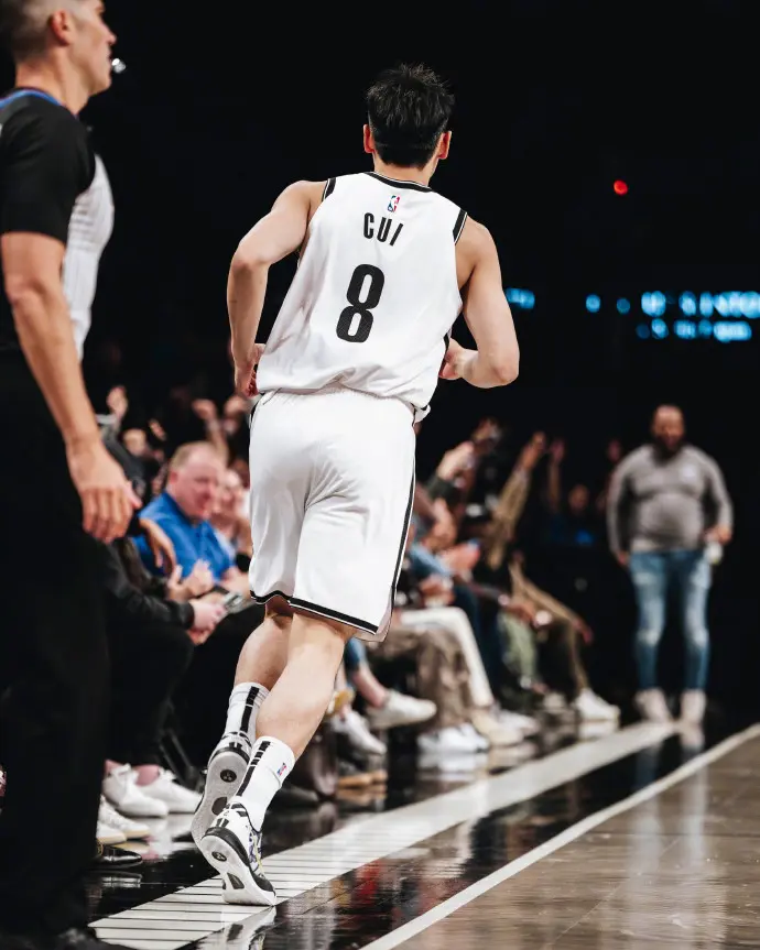 余嘉豪, 这是篮网队, 只有这几个 余嘉豪, 这是篮网队, 只有这几个